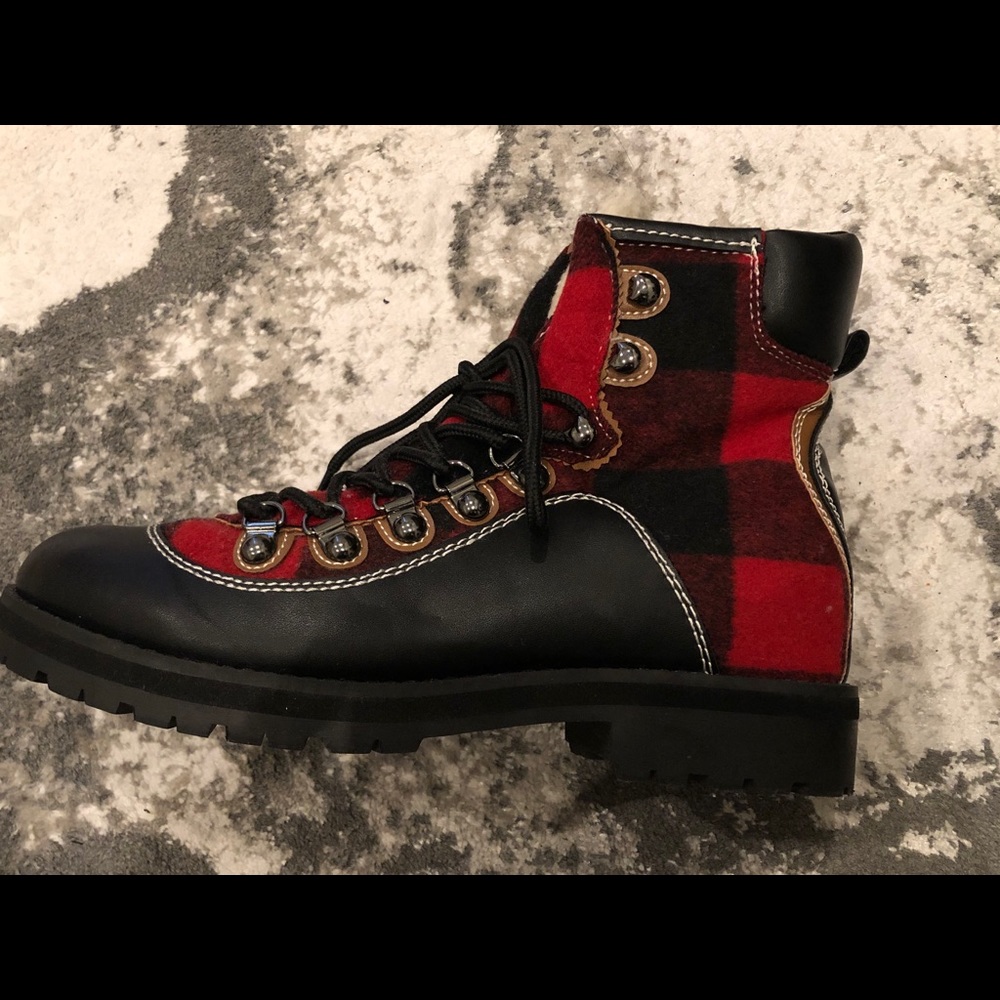 HILFIGER BUFFALO PLAID HIKER BOOT